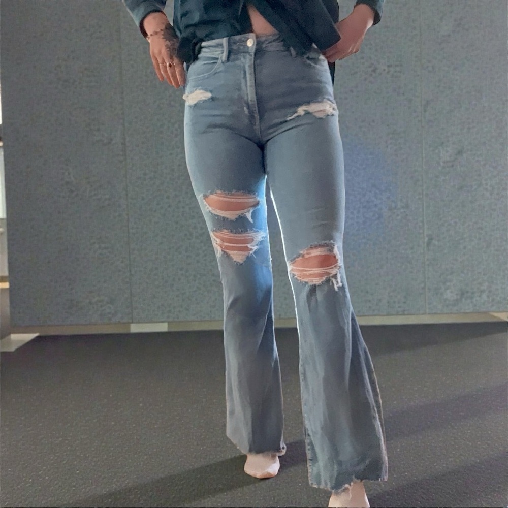 American Eagle Jeans Women Flared High Rise Distressed Stretch Denim Sz 6 - Picture 1 of 16